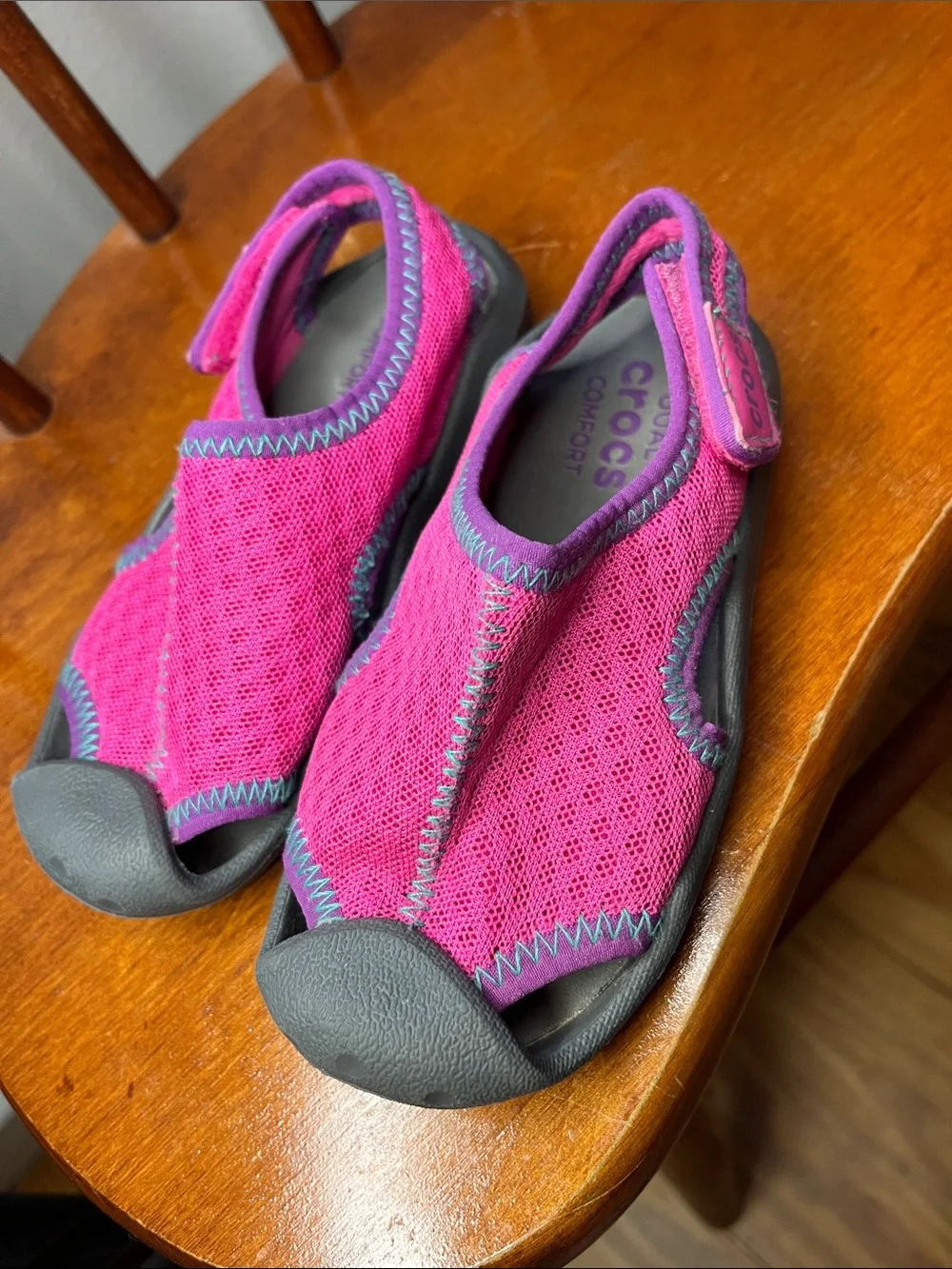 NWOT Crocs Kids Swiftwater Sandals Magenta Purple Water Shoes Size 9